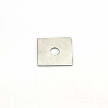 Chine Factory Special Galvanisé Square Trou Flat Aide